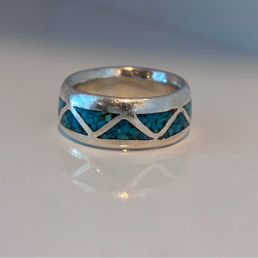 Vintage Silver Ring;  Silver with Turquoise Inlay Design, Taxco. size 5.5.